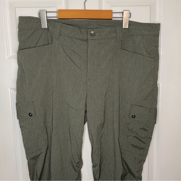 Eddie Bauer like new khaki horizon capri pants size 16 - Picture 2 of 8